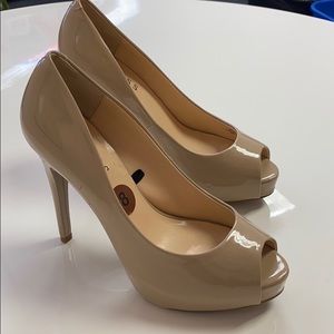 GUESS Peep Toe Pumps